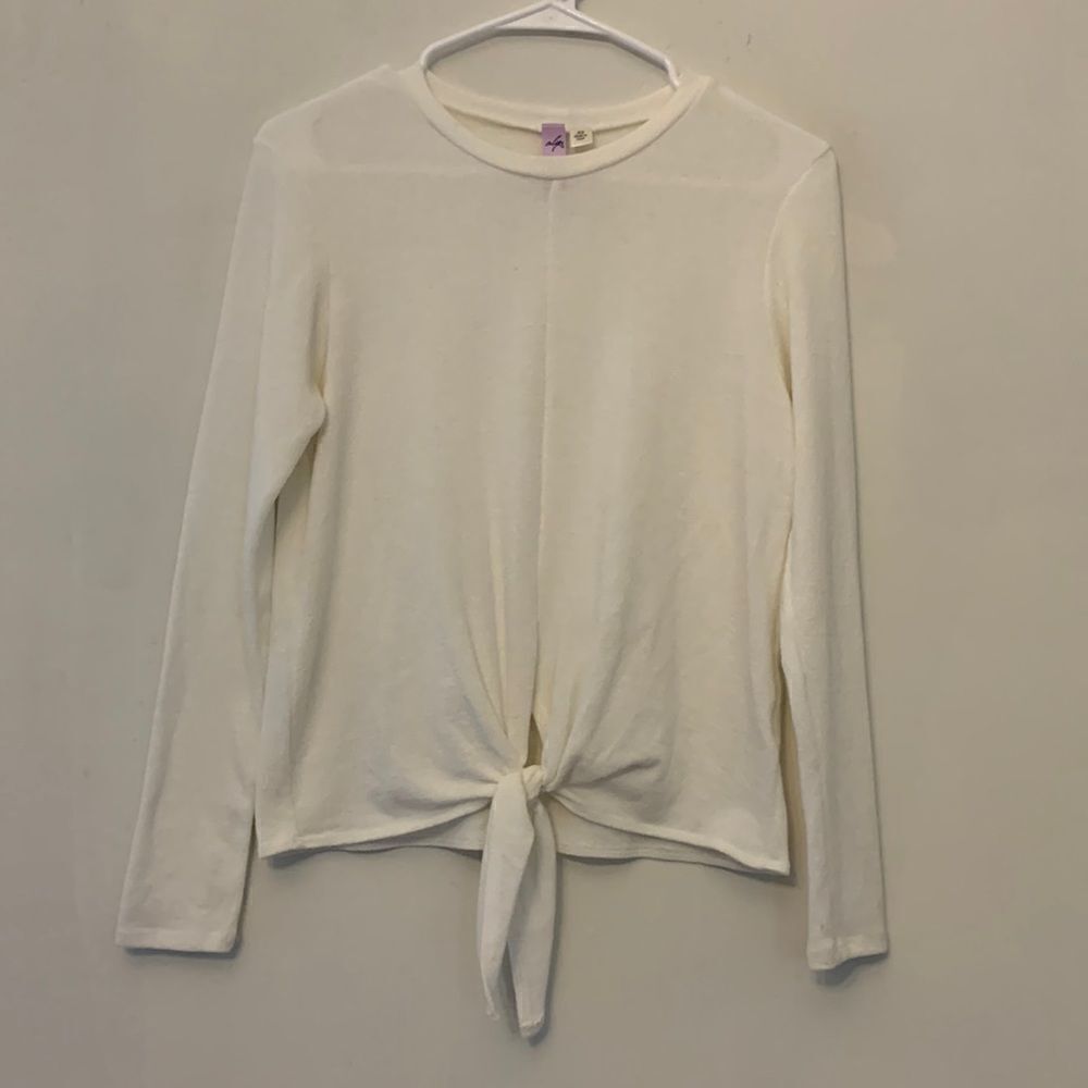 Alya cream colored long sleeve soft tie front sweater Size XS Length 21”